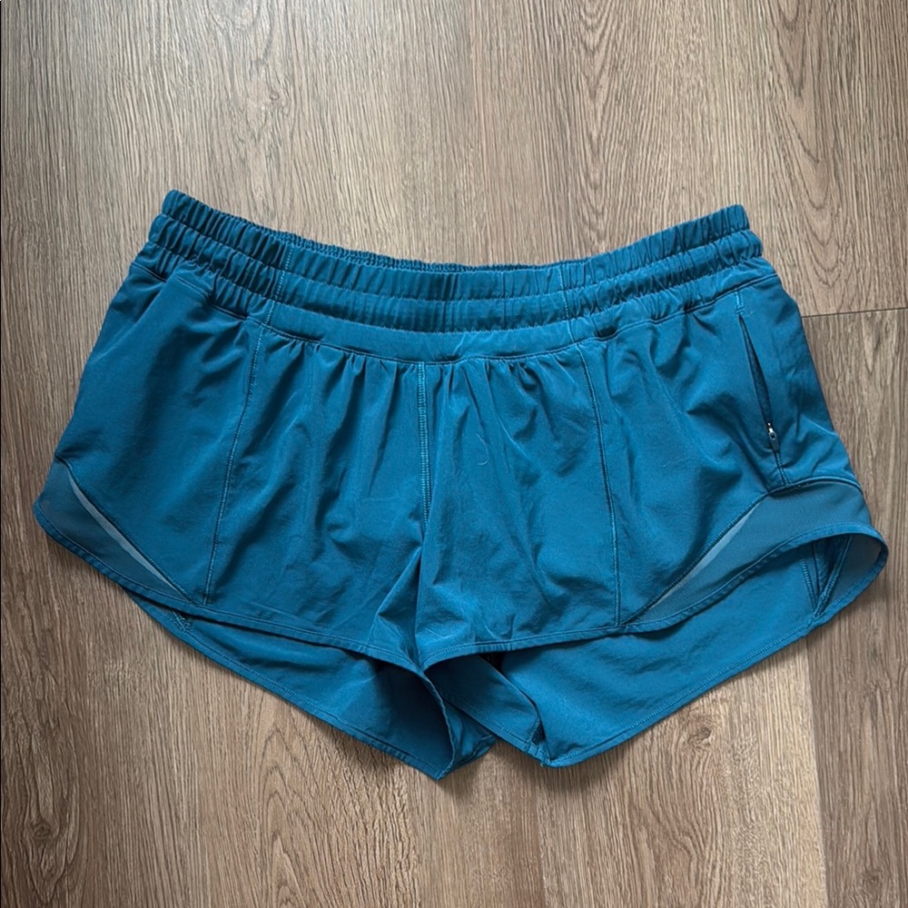 Lululemon Hotty Hot 2” Shorts